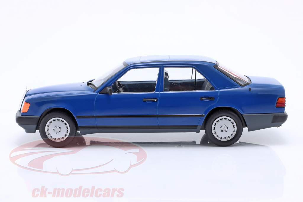 Mercedes-Benz 260 E (W124) Anno di costruzione 1984 blu scuro 1:18 Model Car Group