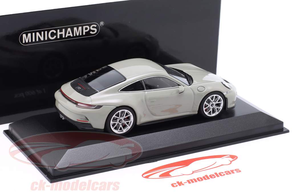 Porsche 911 (992) GT3 turismo 2021 tiza / plata llantas 1:43 Minichamps