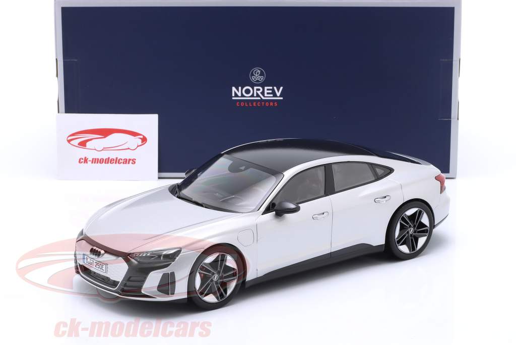 Audi RS e-tron GT ano de construção 2021 prata 1:18 Norev
