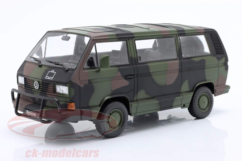 Volkswagen VW T3 Bus Syncro bevæbnede styrker 1987 camouflage 1:18 KK-Scale
