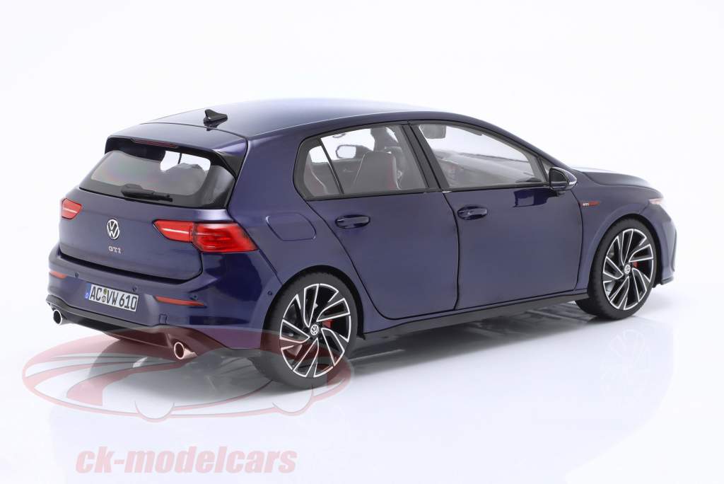 Volkswagen VW Golf VIII GTi Byggeår 2021 blå metallisk 1:18 Norev