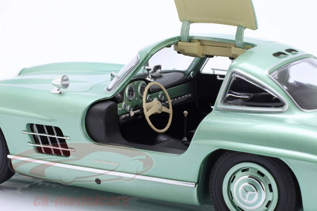 Mercedes-Benz 300 SL Gullwing (W198) 1955 淡绿色 金属的 1:18 Minichamps