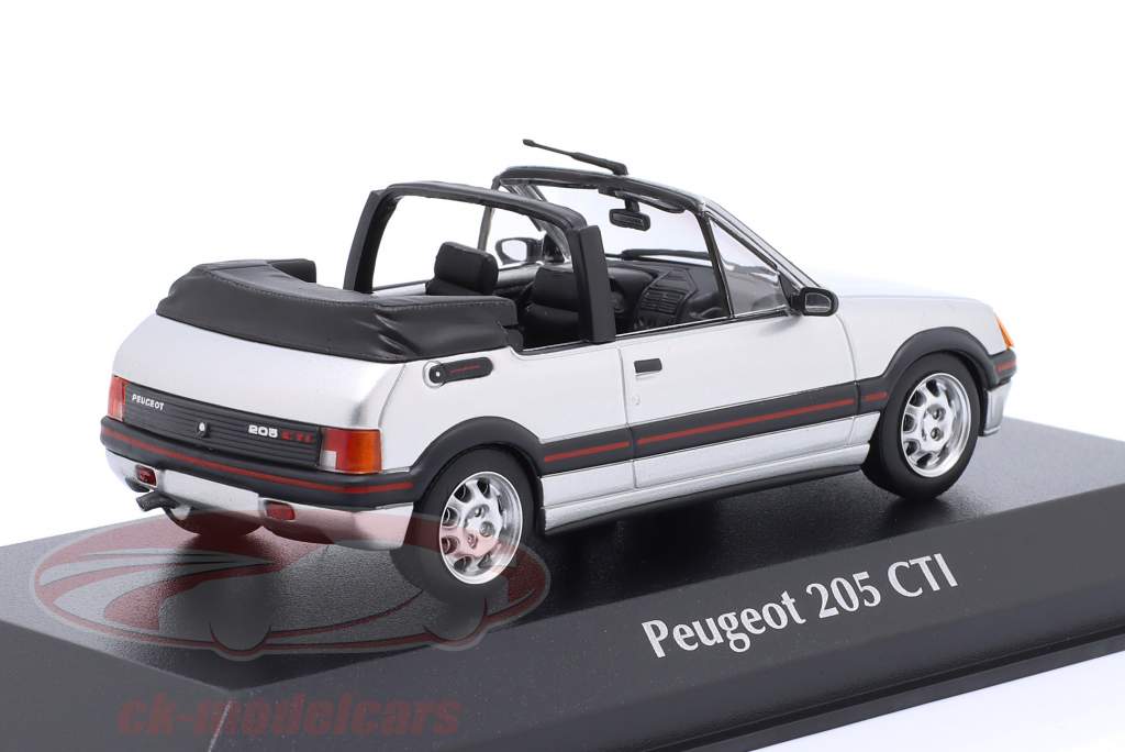 Peugeot 205 CTI convertible Année de construction 1990 argent métallique 1:43 Minichamps