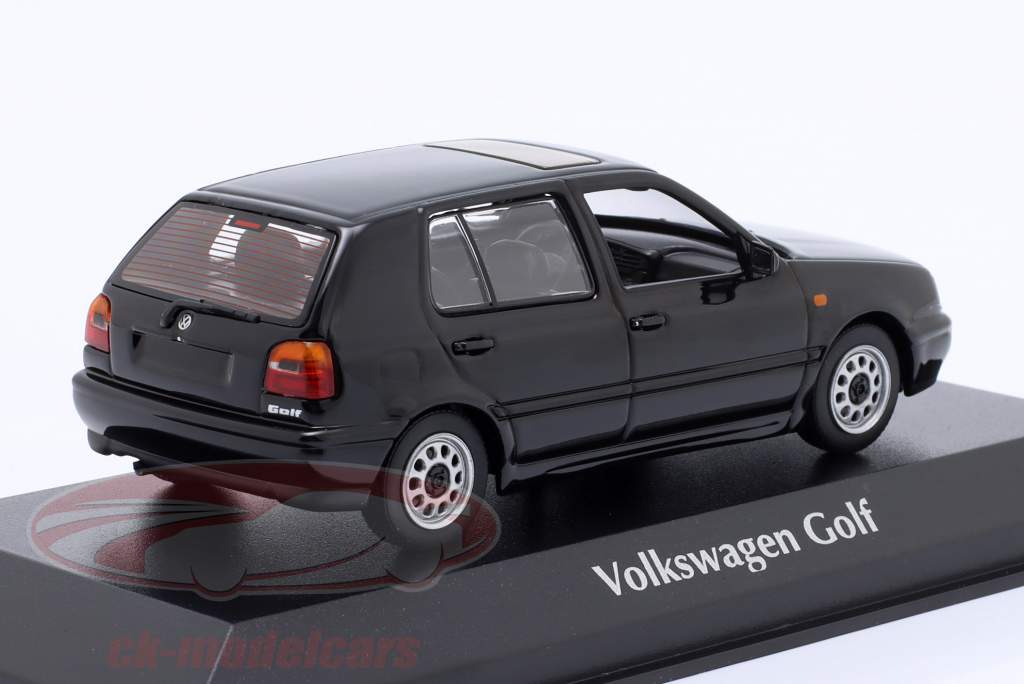 Volkswagen VW Golf III Byggeår 1997 sort 1:43 Minichamps