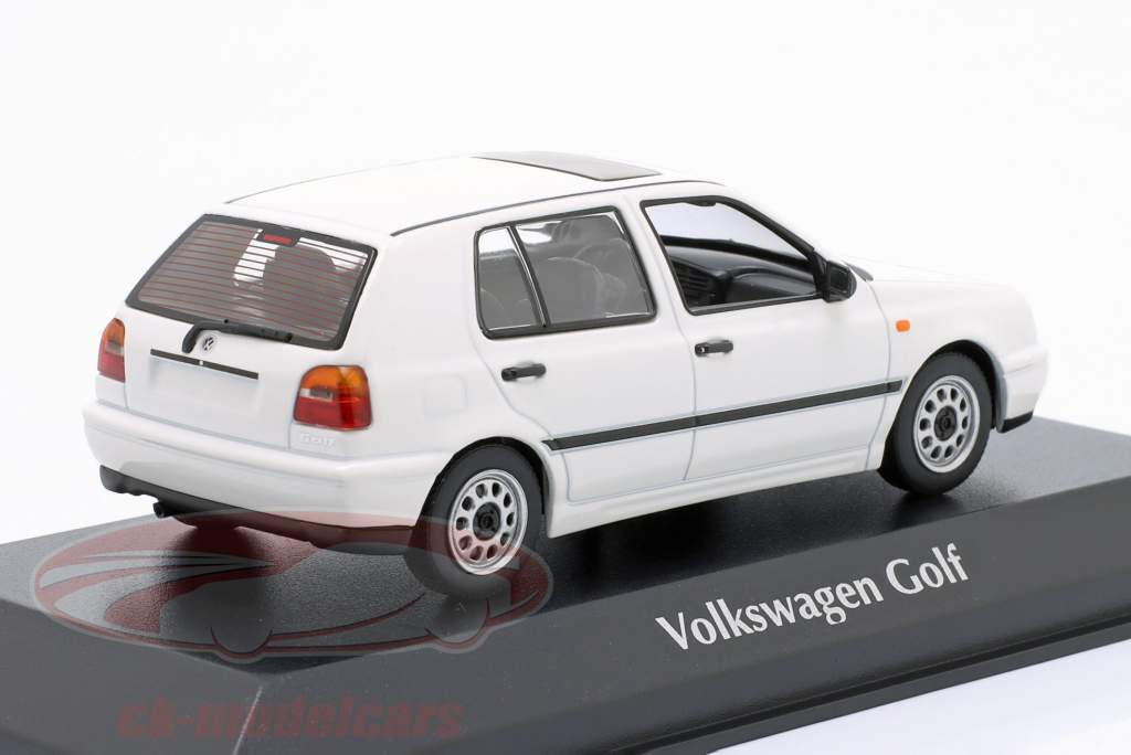Volkswagen VW Golf III Año de construcción 1997 blanco 1:43 Minichamps