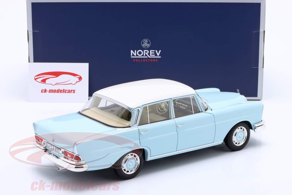 Mercedes-Benz 220 S (W111) Año de construcción 1965 Azul claro / blanco 1:18 Norev
