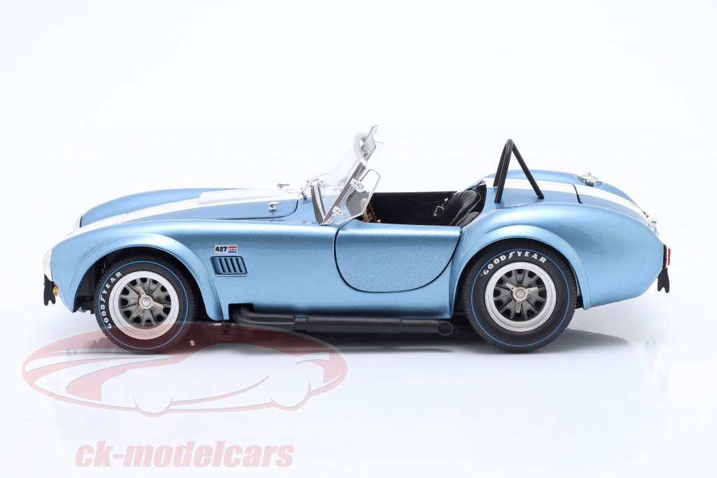 Shelby Cobra 427 S/C Spider Año de construcción 1962 Azul claro / blanco 1:18 Kyosho