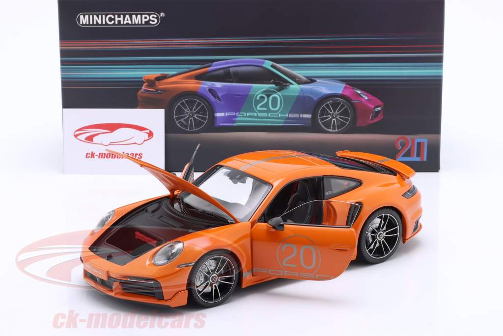 Porsche 911 (992) Turbo S Sport Design 2021 orange 1:18 Minichamps
