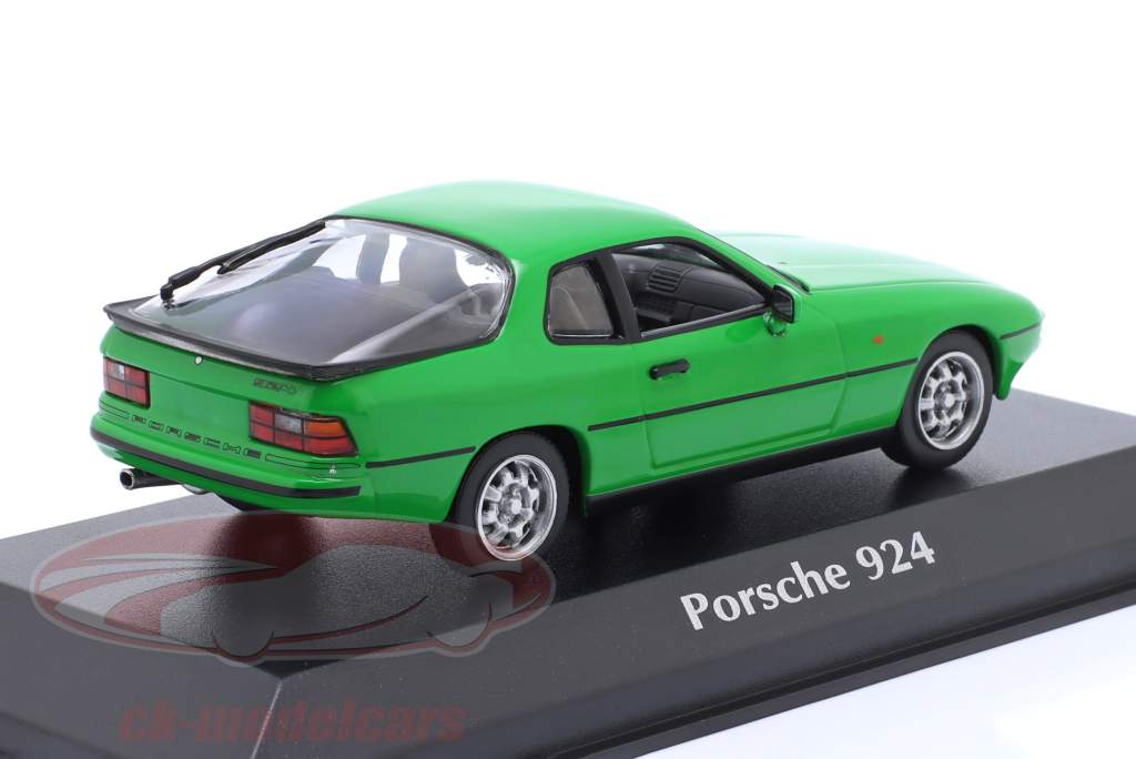 Porsche 924 建設年 1976 緑 1:43 Minichamps