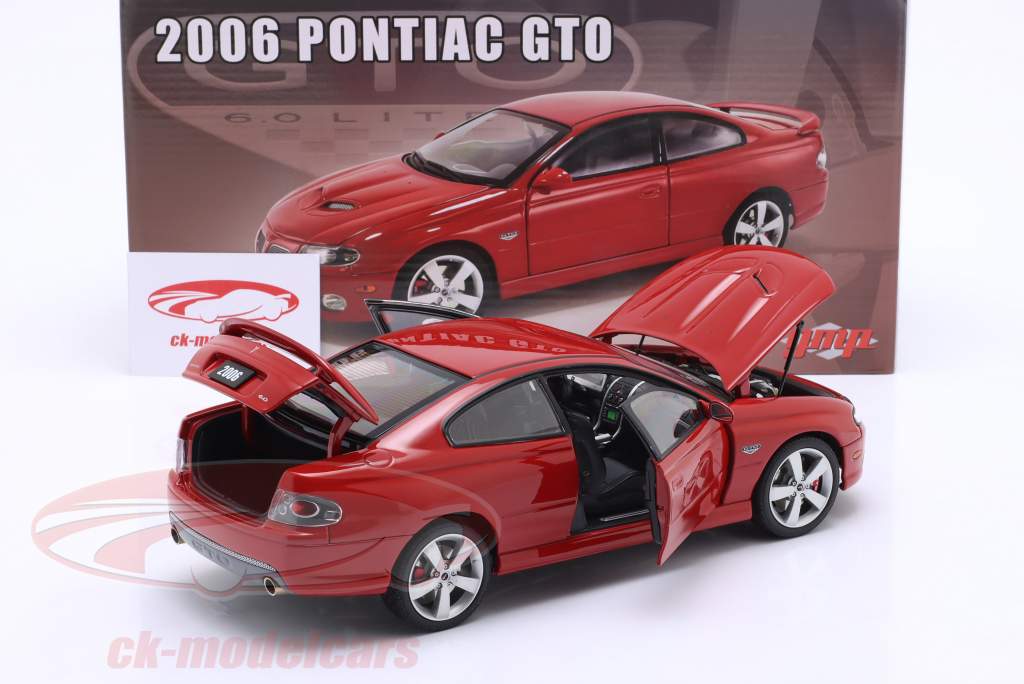 Pontiac GTO Byggeår 2006 rød 1:18 GMP