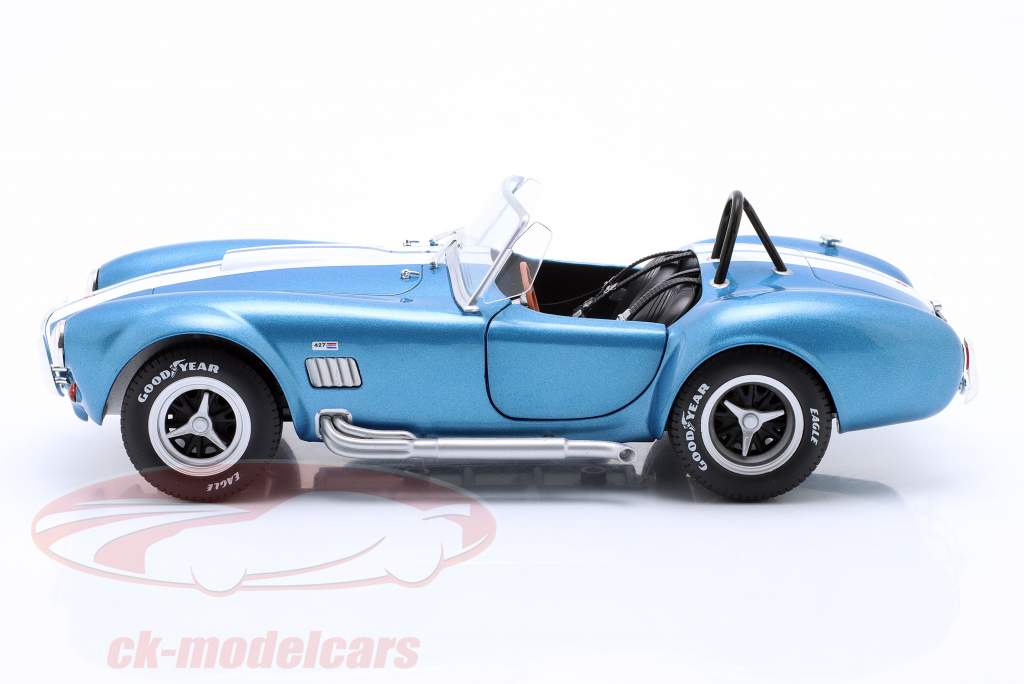 AC Cobra 427 MKII année de construction 1965 bleu / blanc 1:18 Solido