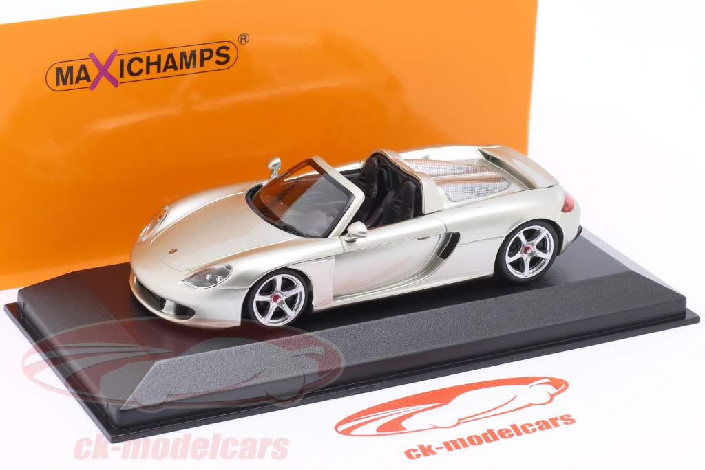Porsche Carrera GT Año de construcción 2003 plata 1:43 Minichamps