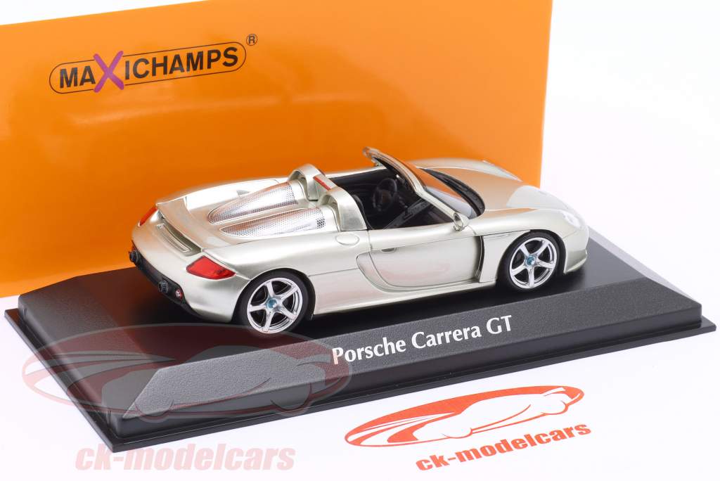 Porsche Carrera GT Год постройки 2003 серебро 1:43 Minichamps