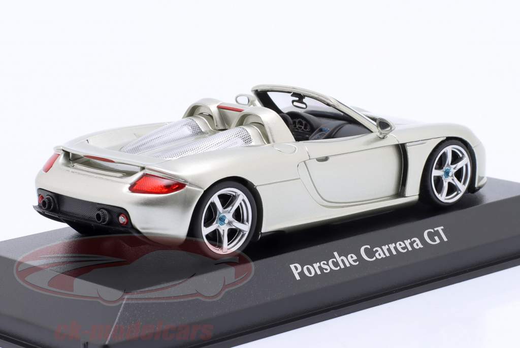 Porsche Carrera GT 建设年份 2003 银 1:43 Minichamps