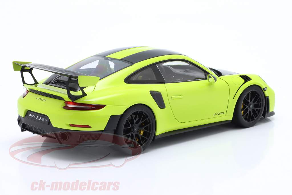 Porsche 911 (991 II) GT2 RS Pacote Weissach 2017 acid verde 1:18 AUTOart