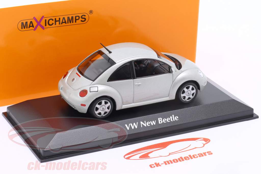 Volkswagen VW New Beetle (Type 9C) Byggeår 1998 sølv 1:43 Minichamps