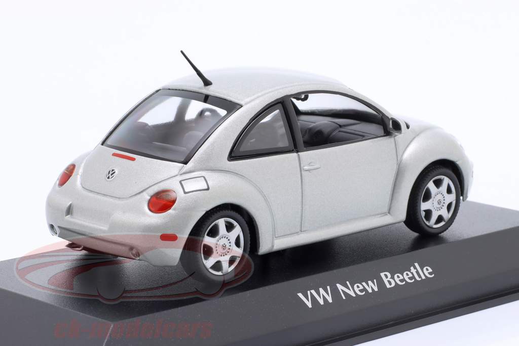 Volkswagen VW New Beetle (Taper 9C) Année de construction 1998 argent 1:43 Minichamps