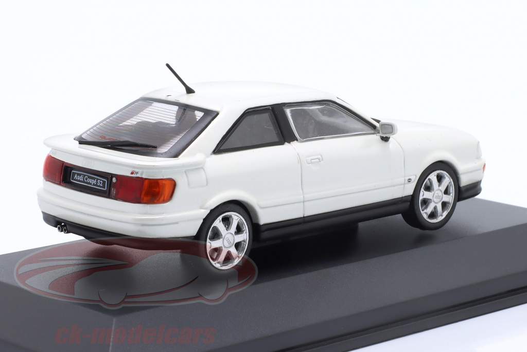 Audi S2 Coupe ano de construção 1992 Pérola Branca 1:43 Solido