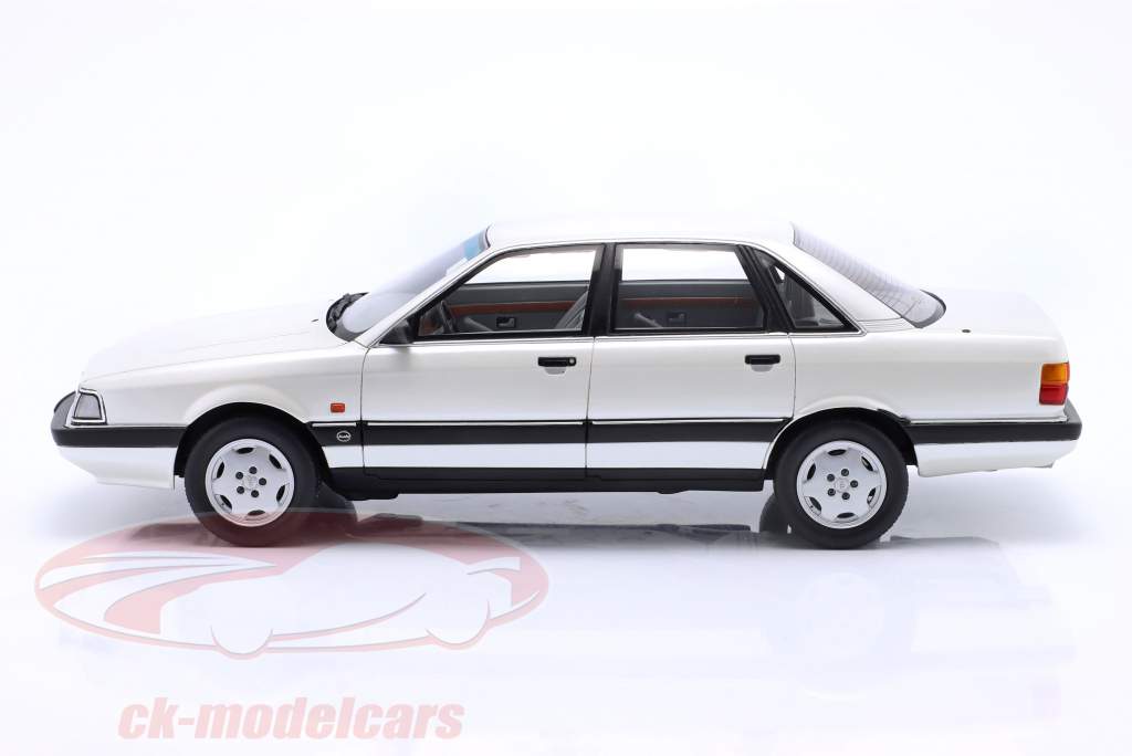 Audi 200 Quattro 20V Année de construction 1989 perle blanche 1:18 OttOmobile