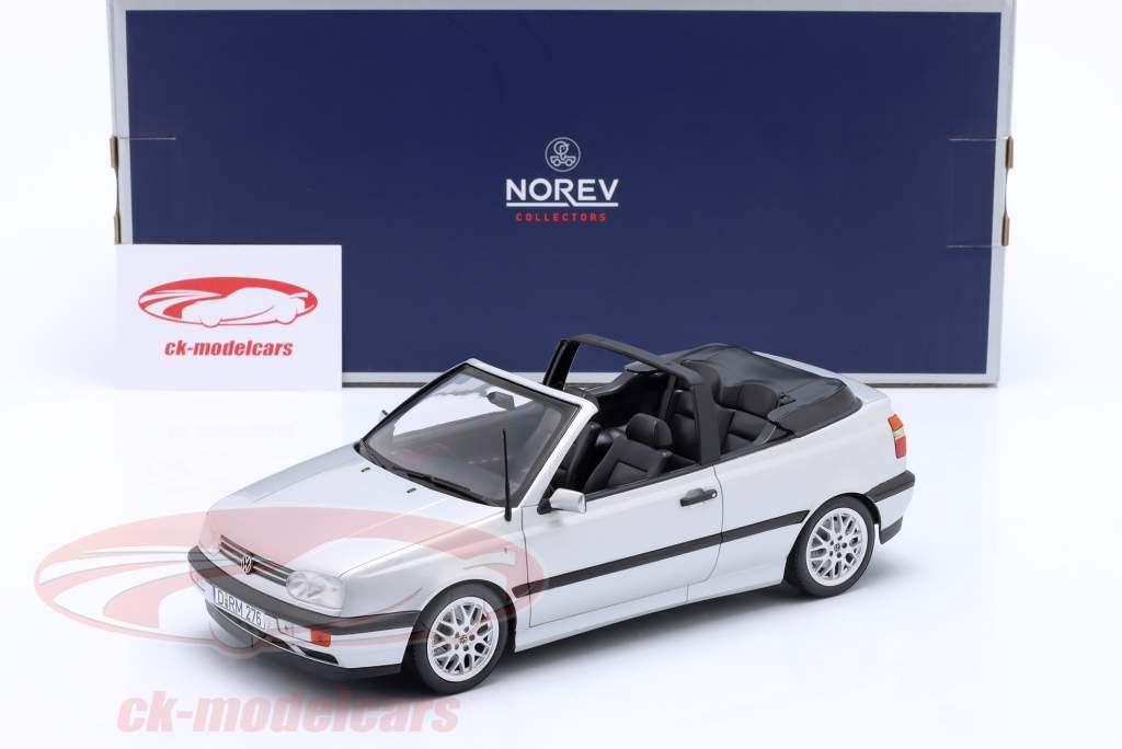 Volkswagen VW Golf III convertible Año de construcción 1995 plata 1:18 Norev
