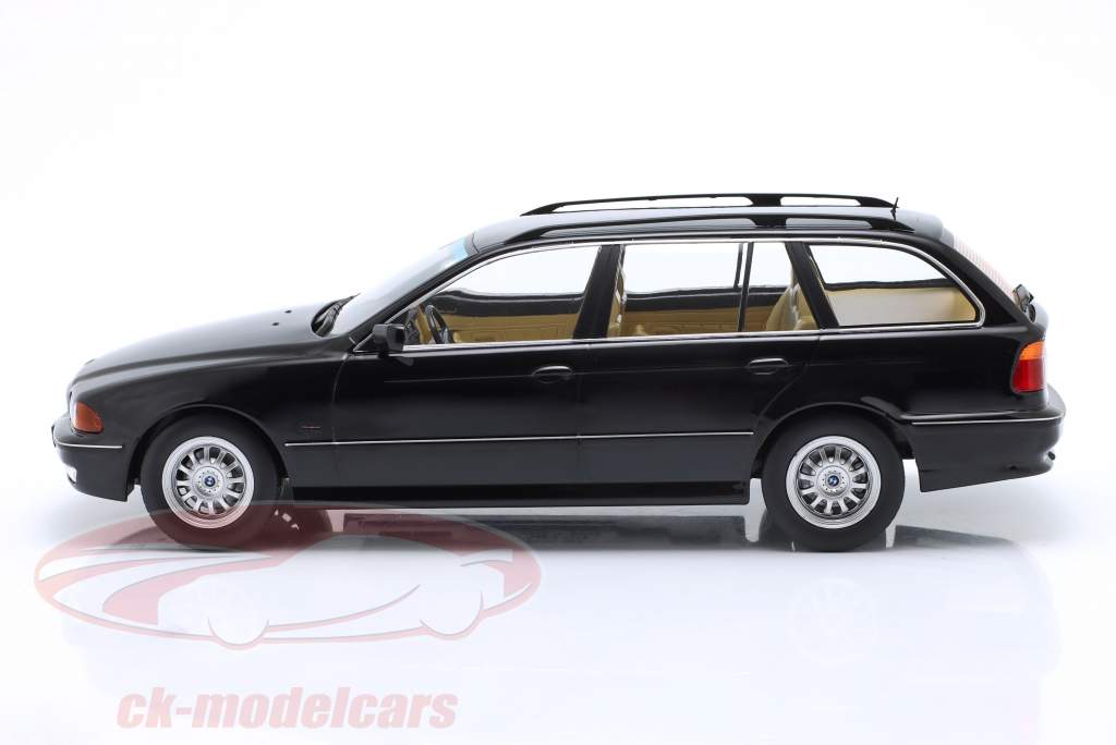 BMW 520i (E39) Touring Anno di costruzione 1997 nero metallico 1:18 KK-Scale