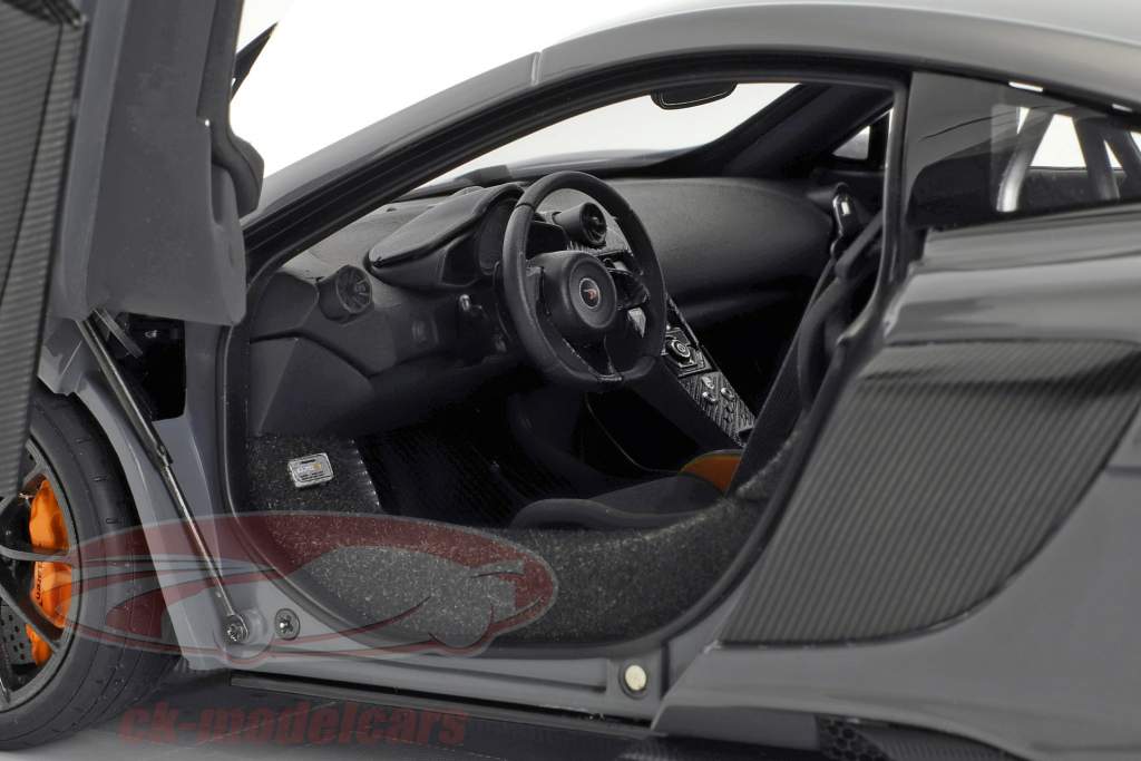 McLaren 675 LT Год постройки 2016 chicane Серый 1:18 AUTOart