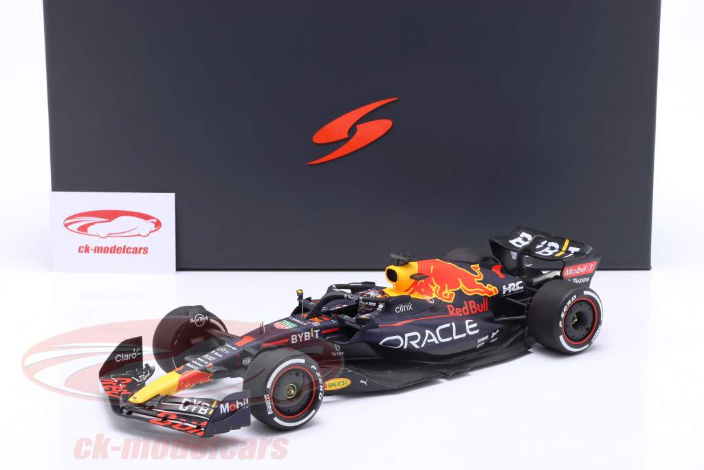 M. Verstappen Red Bull RB18 #1 Winner Miami GP formula 1 World Champion 2022 1:18 Spark