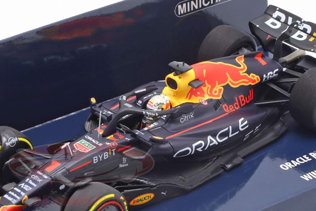 M. Verstappen Red Bull RB18 #1 winner Azerbaijan formula 1 World Champion 2022 1:43 Minichamps