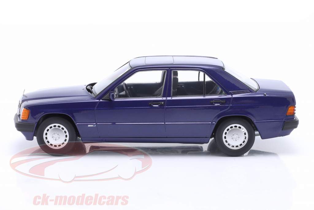 Mercedes-Benz 190E 2.3 Avantgarde (W201) Год постройки 1993 темно-синий 1:18 Triple9