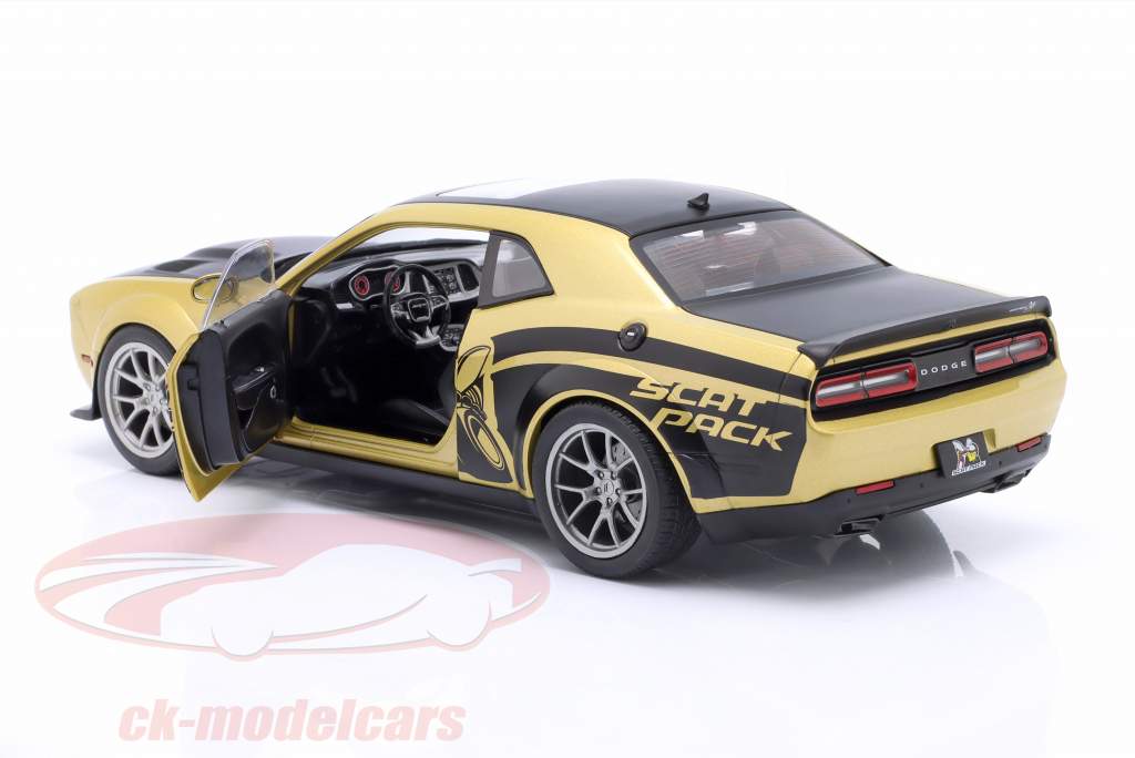 Dodge Challenger R/T Scat Pack Widebody Streetfighter Goldrush 2020 1:18 Solido