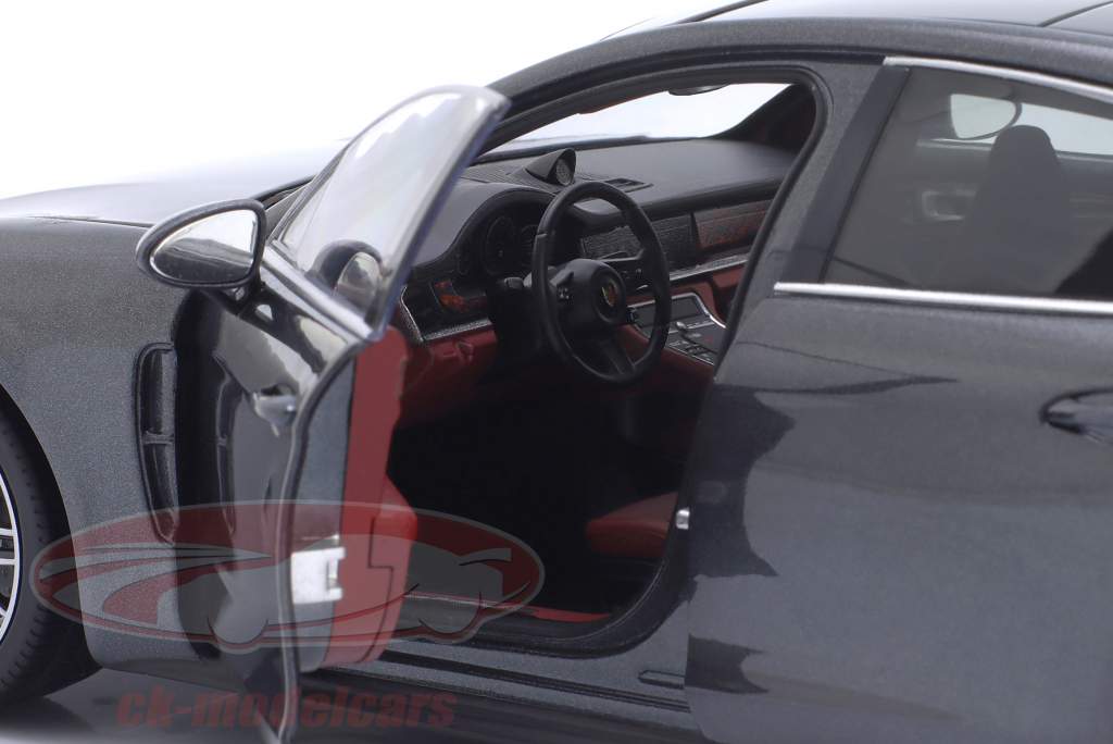 Porsche Panamera Turbo S Год постройки 2020 Серый металлический 1:18 Minichamps