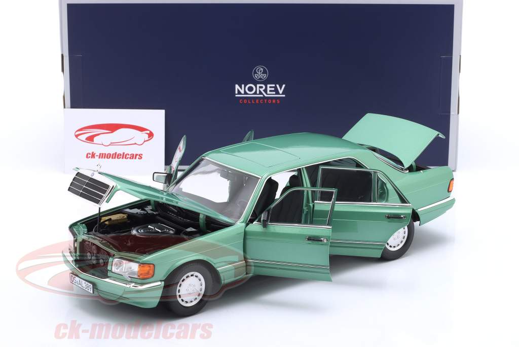Mercedes-Benz 560 SEL Anno di costruzione 1991 verde chiaro metallico 1:18 Norev
