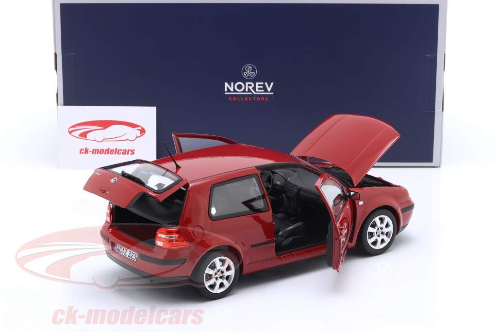 Volkswagen VW Golf MK4 Año de construcción 2002 rojo 1:18 Norev