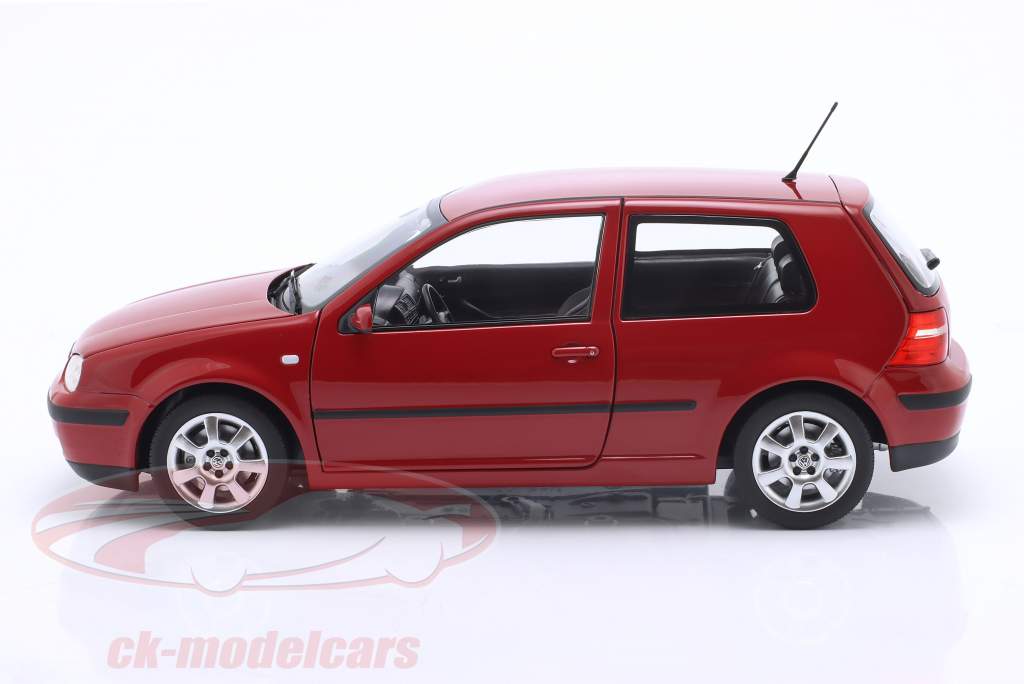 Volkswagen VW Golf MK4 建设年份 2002 红色的 1:18 Norev