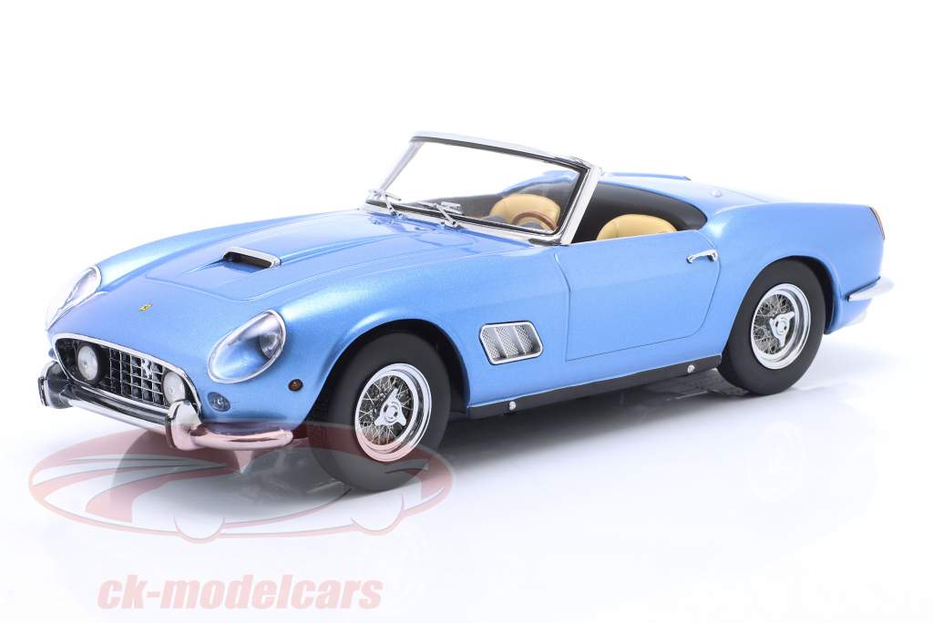 Ferrari 250 GT California Spyder Année de construction 1960 Bleu clair métallique 1:18 KK-Scale