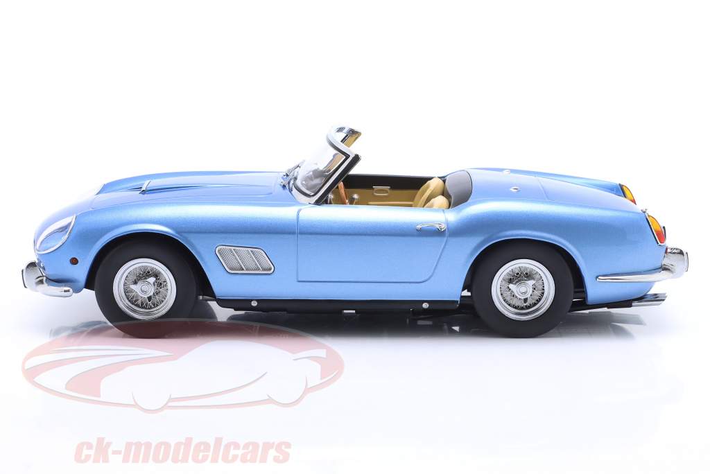 Ferrari 250 GT California Spyder Année de construction 1960 Bleu clair métallique 1:18 KK-Scale