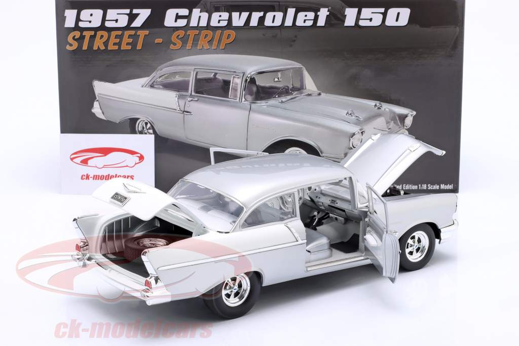 Chevrolet 150 Street Strip Année de construction 1957 Gris / blanc 1:18 GMP