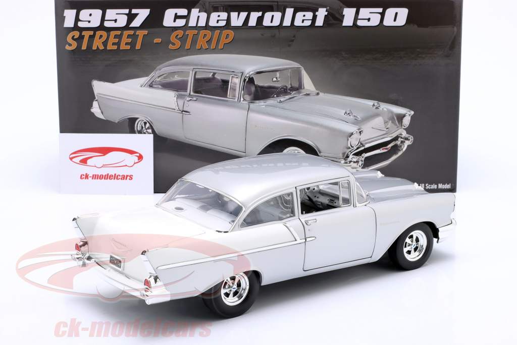 Chevrolet 150 Street Strip 建设年份 1957 灰色的 / 白色的 1:18 GMP