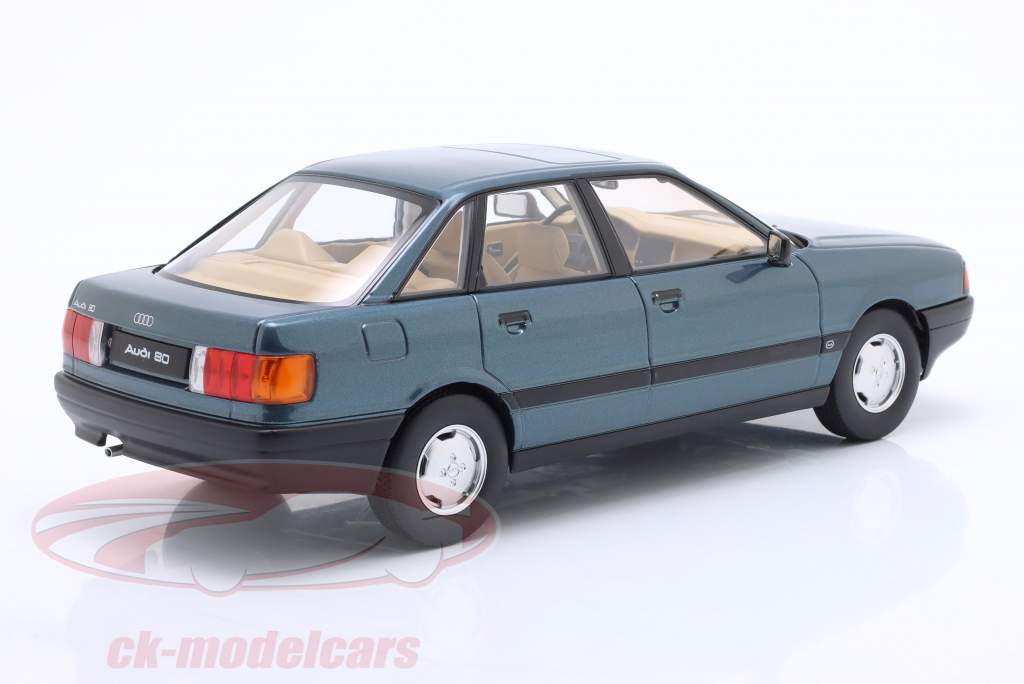 Audi 80 (B3) Año de construcción 1989 azul verde metálico 1:18 Triple9