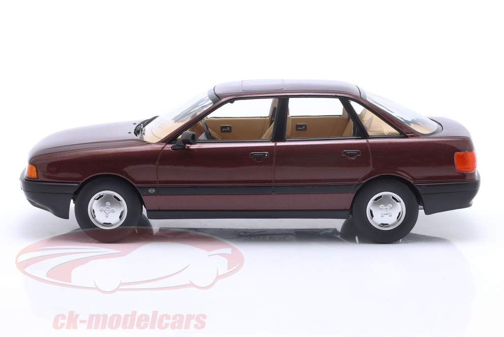 Audi 80 (B3) Año de construcción 1989 rojo oscuro metálico 1:18 Triple9