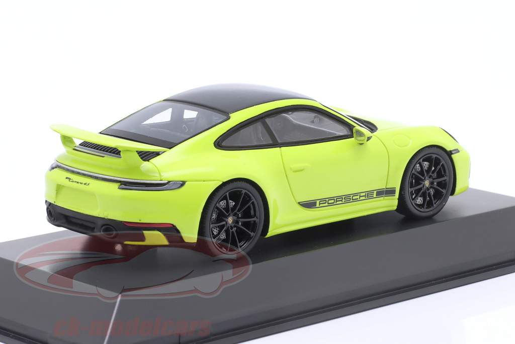Porsche 911 (992) Carrera 4S Год постройки 2019 acid зеленый 1:43 Spark