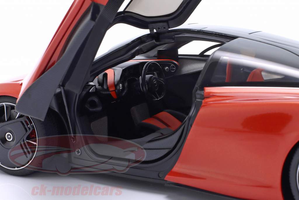 McLaren Speedtail Byggeår 2020 vulkan orange 1:18 AUTOart
