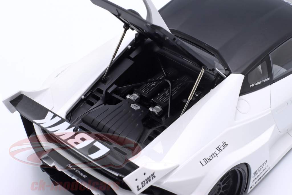 LB Silhouette Works Lamborghini Huracan GT 2019 white 1:18 AUTOart