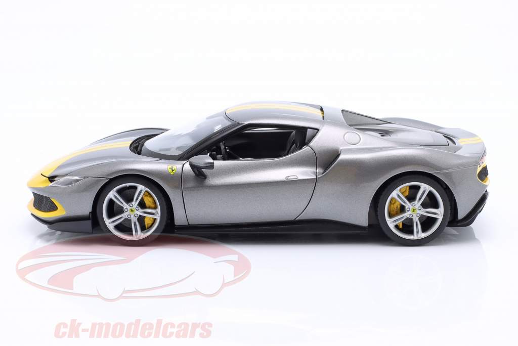 Ferrari 296 GTB Assetto Fiorano Anno di costruzione 2022 Grigio metallico / giallo 1:18 Bburago