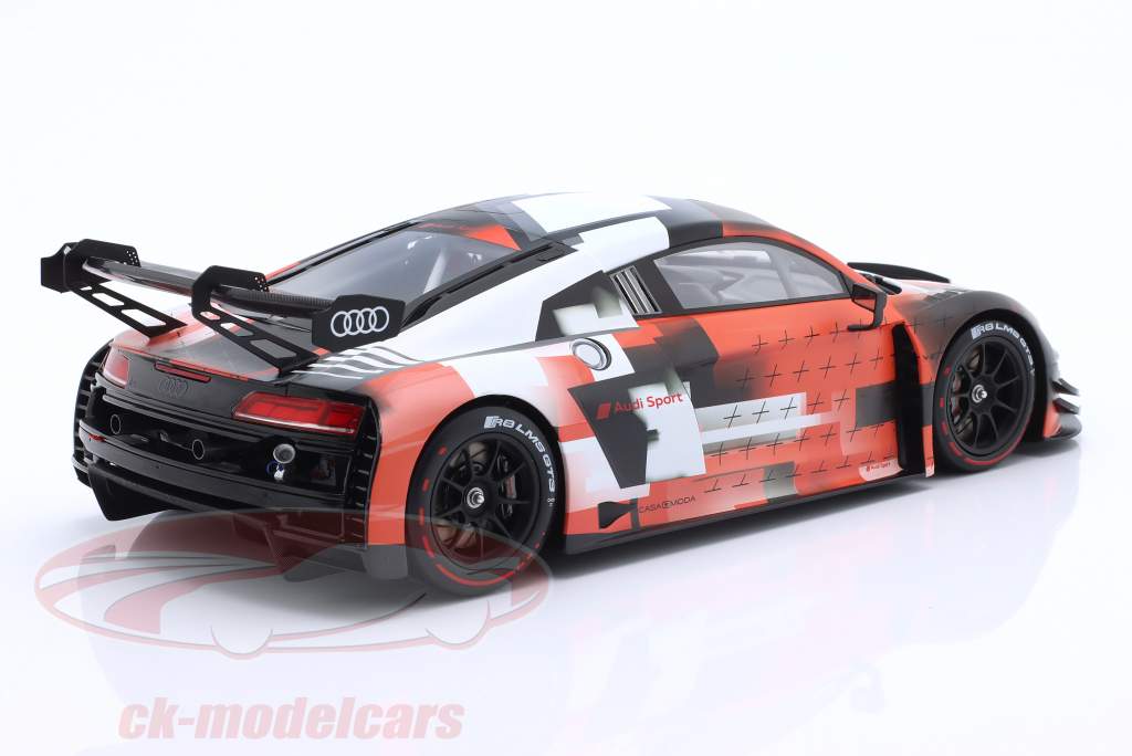 Audi R8 LMS GT3 Evo 2 Apresentação carros 1:18 Spark