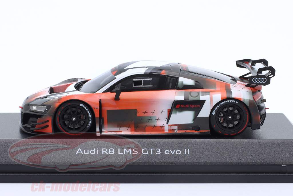 Audi R8 LMS GT3 Evo 2 Apresentação carros 1:43 Spark