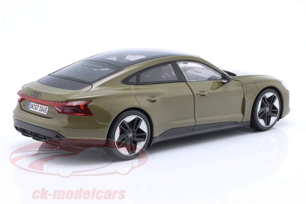 Audi RS e-tron GT Año de construcción 2022 tactical verde 1:18 Bburago