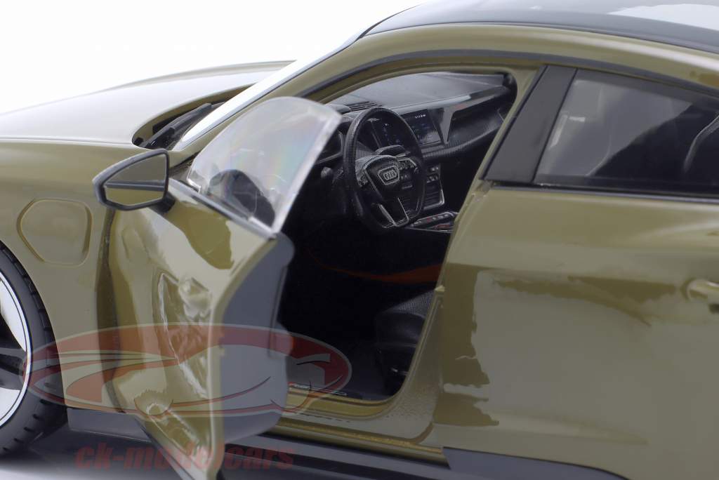 Audi RS e-tron GT Год постройки 2022 tactical зеленый 1:18 Bburago