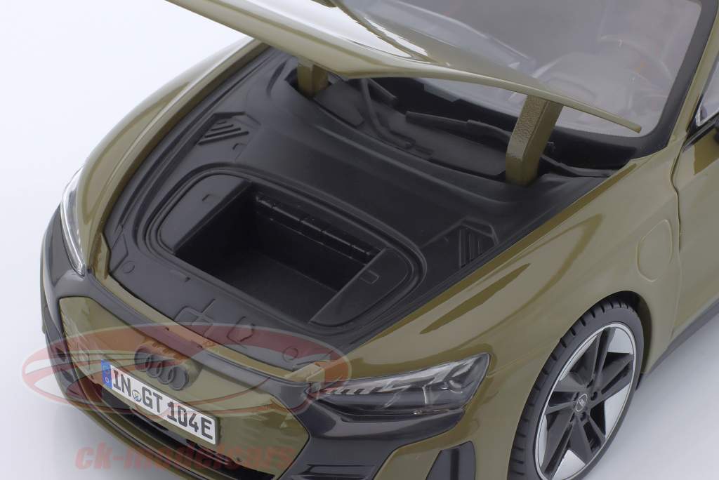Audi RS e-tron GT Год постройки 2022 tactical зеленый 1:18 Bburago