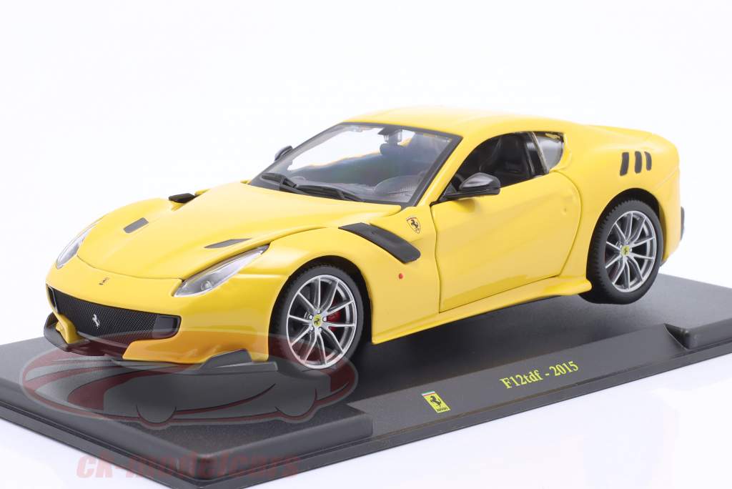 Ferrari F12tdf Byggeår 2015 gul 1:24 Bburago